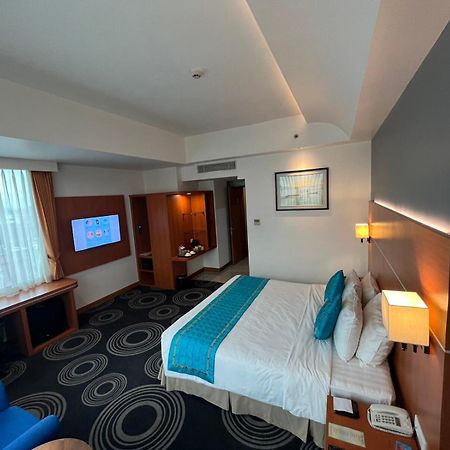 Ritz Grand Hotel Mandalay Exterior foto