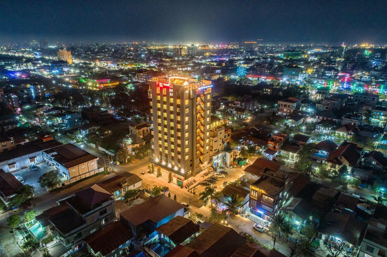 Ritz Grand Hotel Mandalay Exterior foto